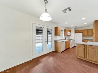 Photo #5: 2090885 Listing