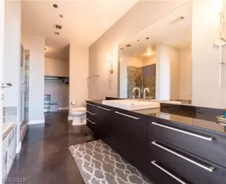 Photo #4: 2090907 Listing