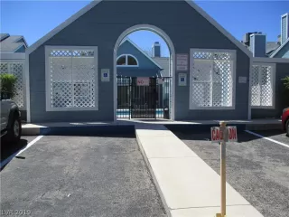 Photo #3: 2090974 Listing