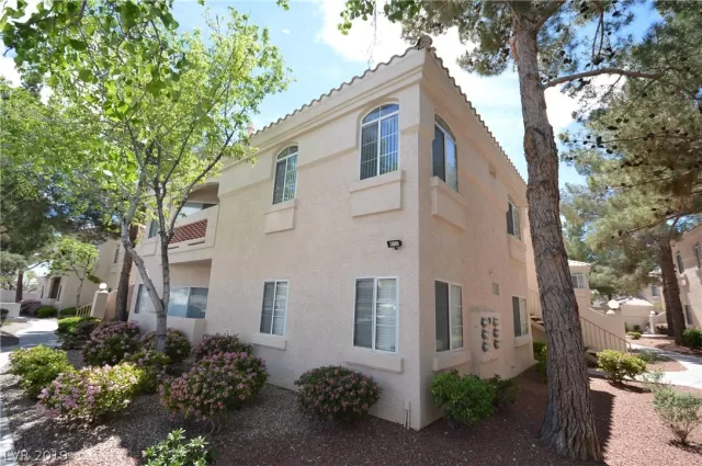 MLS: 2090975 Condo For Sale