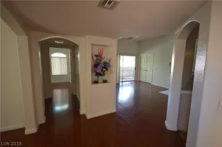 Photo #2: 2090975 Listing