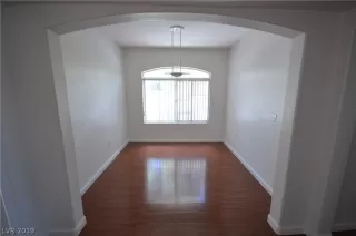 Photo #3: 2090975 Listing