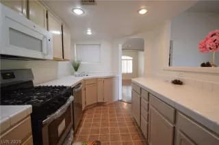 Photo #6: 2090975 Listing