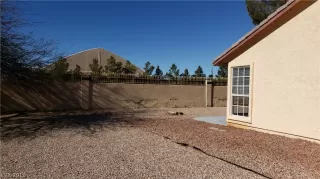 Photo #5: 2090976 Listing