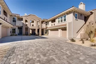 Photo #1: 2091038 Listing 