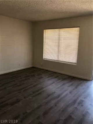 Photo #2: 2091039 Listing