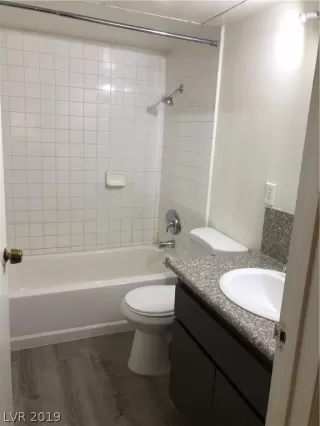 Photo #5: 2091039 Listing