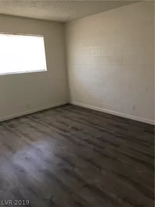 Photo #6: 2091039 Listing