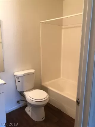 Photo #3: 2091053 Listing