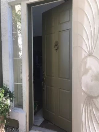 Photo #3: 2091057 Listing