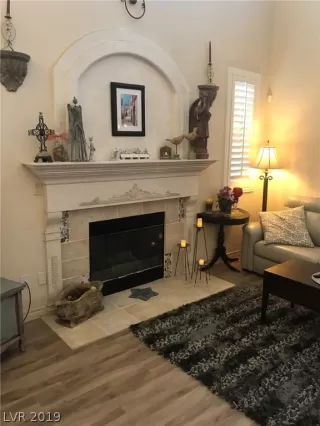 Photo #5: 2091057 Listing