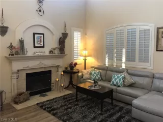 Photo #6: 2091057 Listing