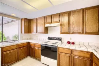 Photo #6: 2091098 Listing 