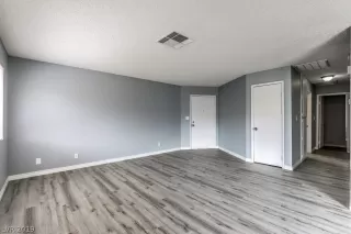 Photo #4: 2091101 Listing