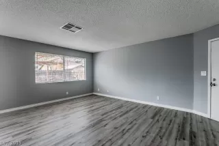 Photo #5: 2091101 Listing