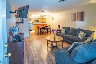 Photo #5: 2091109 Listing