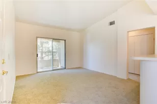 Photo #5: 2091139 Listing