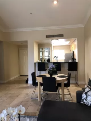 Photo #3: 2091142 Listing