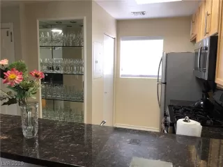 Photo #4: 2091142 Listing