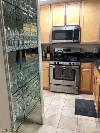 Photo #5: 2091142 Listing