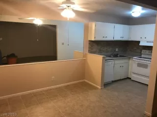 Photo #4: 2091143 Listing 