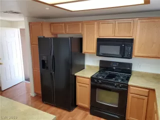 Photo #2: 2091166 Listing