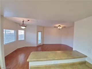 Photo #5: 2091166 Listing