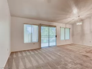 Photo #4: 2091183 Listing