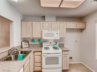 Photo #5: 2091183 Listing