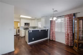 Photo #4: 2091208 Listing