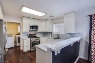 Photo #5: 2091208 Listing