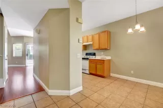 Photo #5: 2091247 Listing