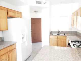 Photo #3: 2091297 Listing