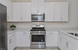 Photo #3: 2091355 Listing