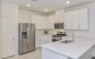 Photo #4: 2091355 Listing