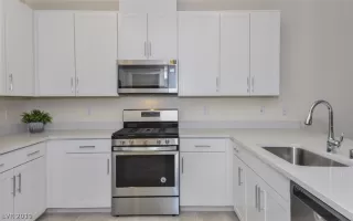 Photo #5: 2091355 Listing