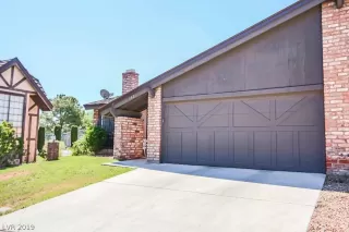 Photo #1: 2091376 Listing