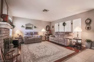 Photo #5: 2091376 Listing