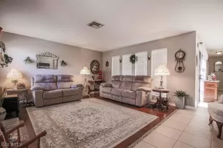 Photo #6: 2091376 Listing