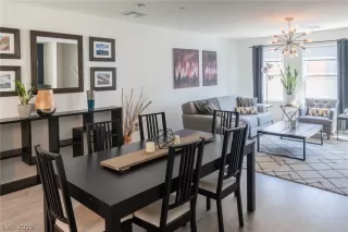 Photo #3: 2091377 Listing 