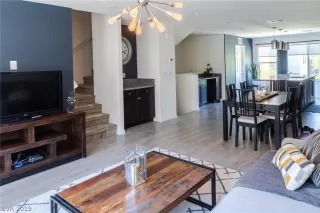 Photo #4: 2091377 Listing 