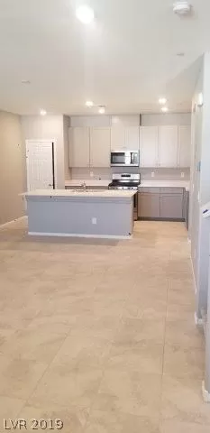 Photo #1: 2091399 Listing