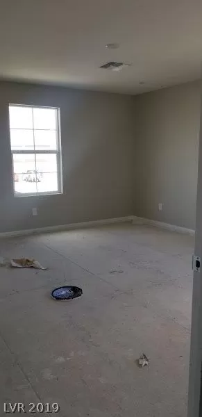 Photo #3: 2091418 Listing