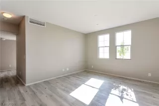 Photo #4: 2091426 Listing