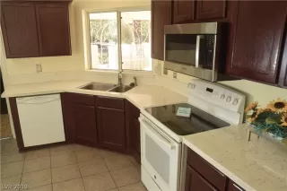 Photo #5: 2091427 Listing