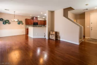 Photo #2: 2091451 Listing 
