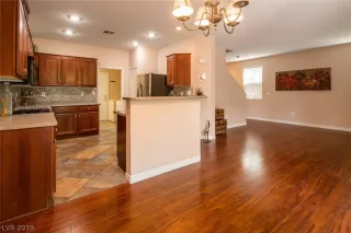 Photo #4: 2091451 Listing 