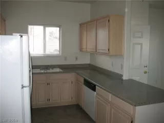 Photo #5: 2091452 Listing 