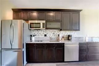 Photo #3: 2091457 Listing