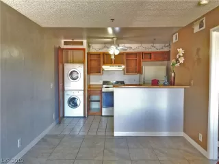 Photo #2: 2091494 Listing